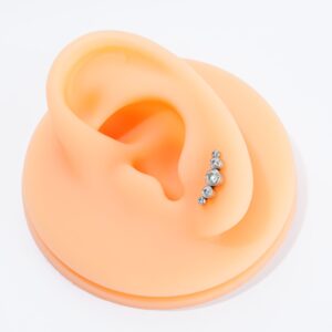 Graduated CZ Cluster Labret Stud for Helix and Lobe Piercings - Image 4